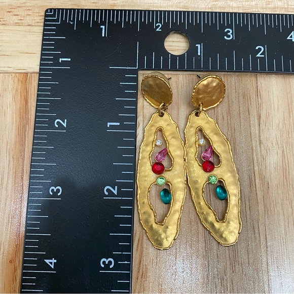 Vintage 80’s JJ Jonette Jewelry Brushed Gold Hammered Oval Rhinestones Earrings - Picture 4 of 11